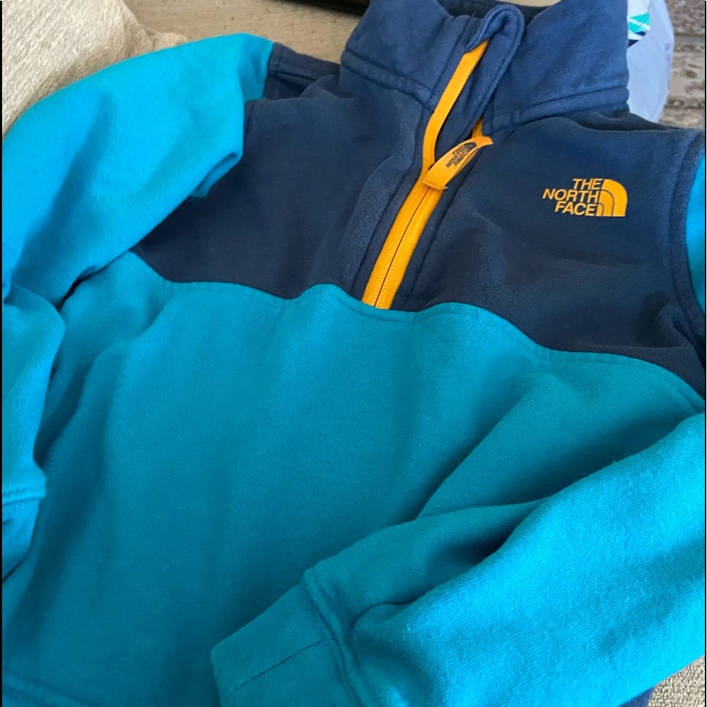 NorthFace sweatshirt